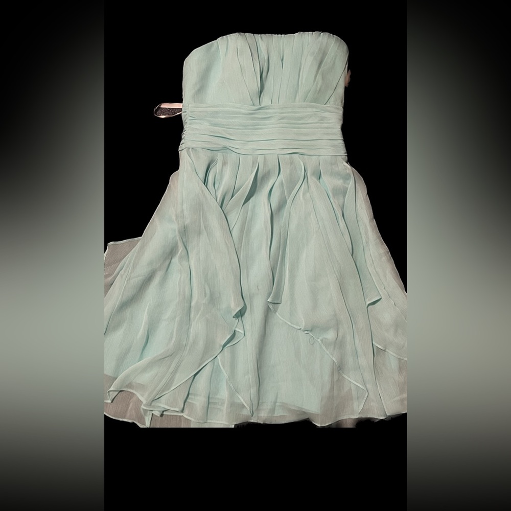 David’s bridle size 4 unaltered dress. Never worn.